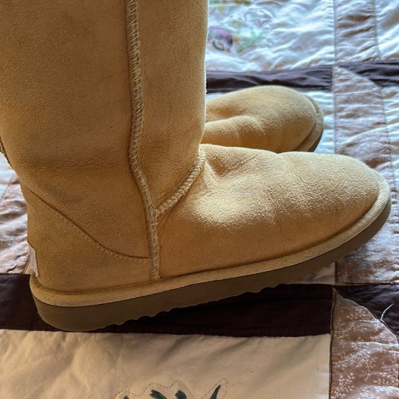 UGG Classic Chestnut Sheepskin Boots women’s size 6 - Picture 4 of 9